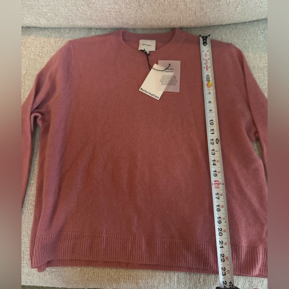 Reformation NWT Boyfriend Sweater in Dried Rose 🥀 - Picture 6 of 7